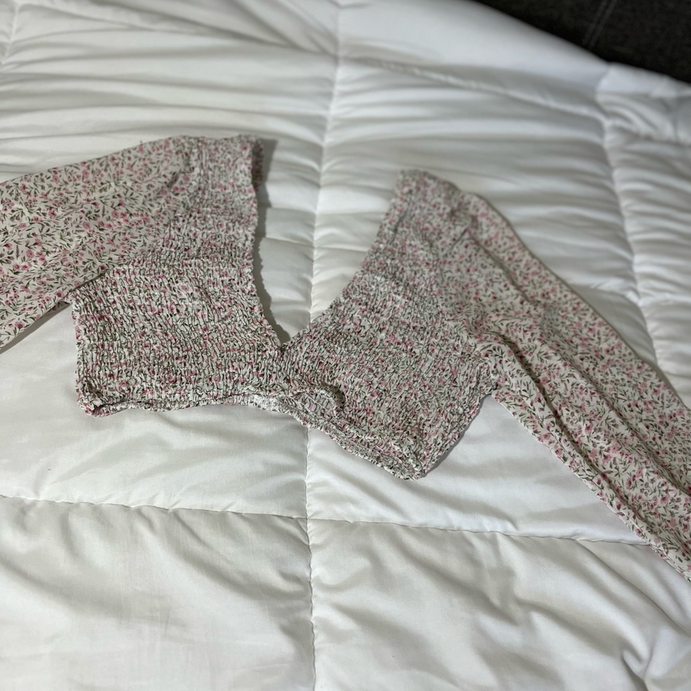 Low V Cut Crop Top